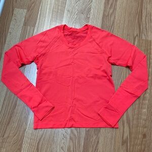 Lululemon Swiftly Long Sleeve size 6, race length, EUC. Flare?